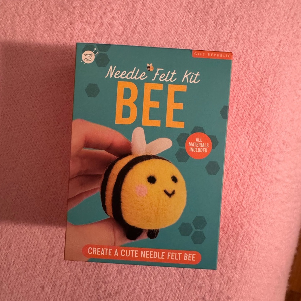 Nordstrom Needle Felt Kit in Pink and Blue